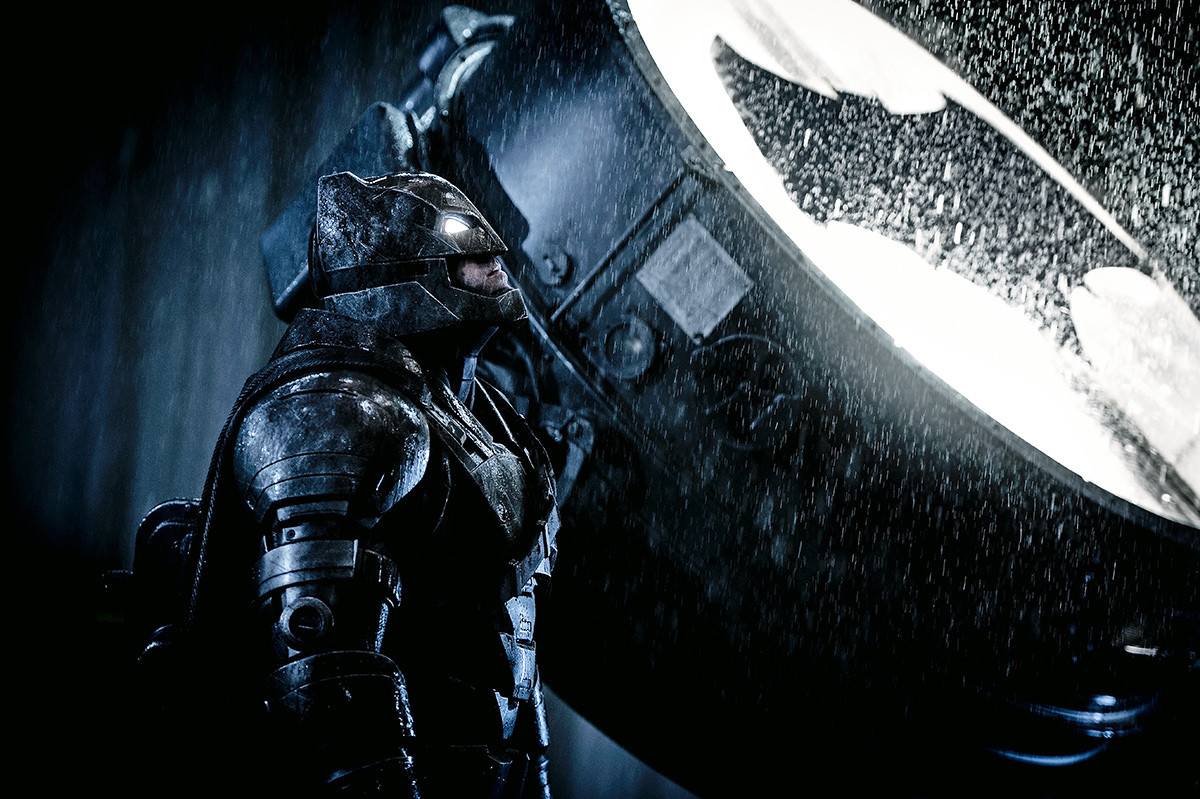 batman-v-superman-dawn-of-justice-bat-signal.jpg