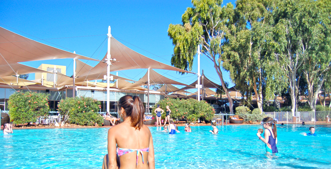 Piscina no Sails in the Desert