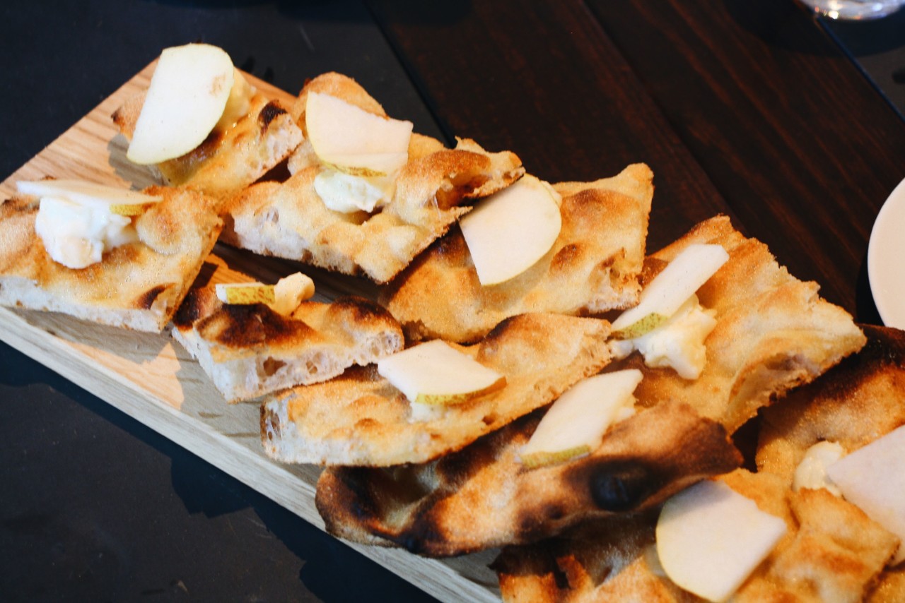 mercantina-bistro-37-focaccia-pera-gorgonzola.jpg
