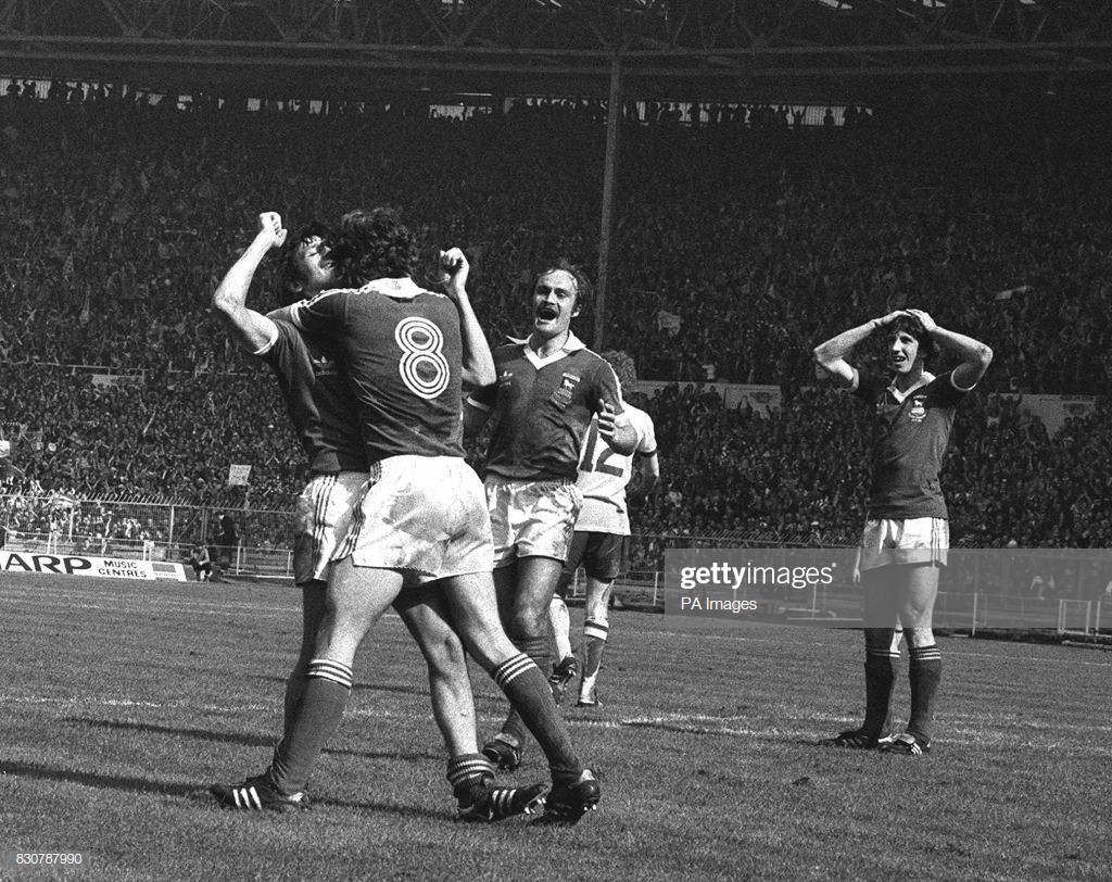 Roger Osborne marcou golo memorável em Wembley Roger Osborne marcou golo memorável em Wembley