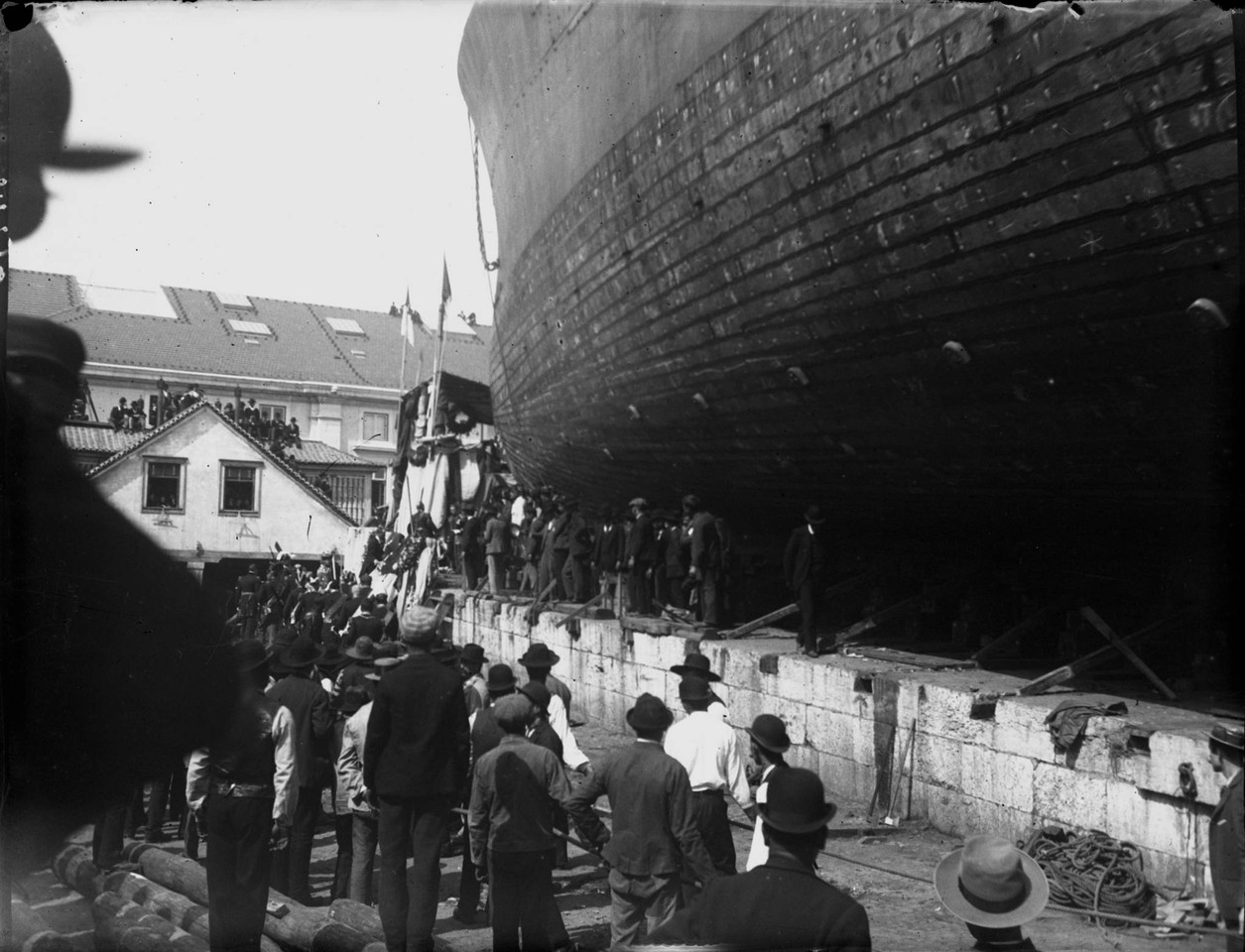 Arsenal de Marinha, lançamento à água do cruzad