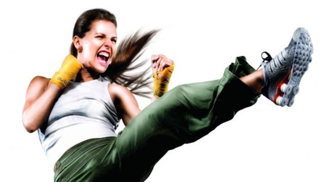 11786-Bodycombat-Junção-de-Aeróbica-e-Autodefes