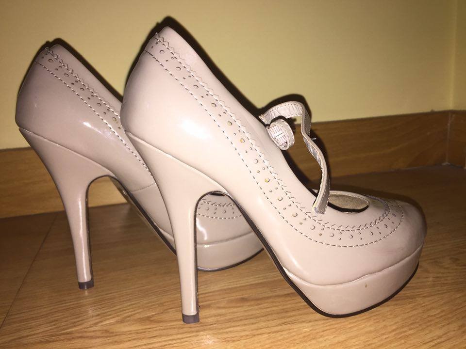 Sapatos de Salto Alto Camel.jpg