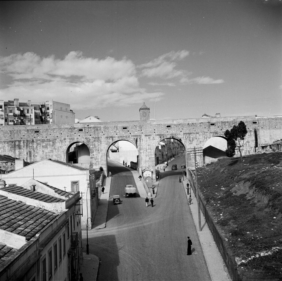 Arco do Carvalhão, 1947, foto de Fernando Martine Arco do Carvalhão, 1947, foto de Fernando Martine