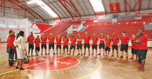 sele com embaixadora.jpg