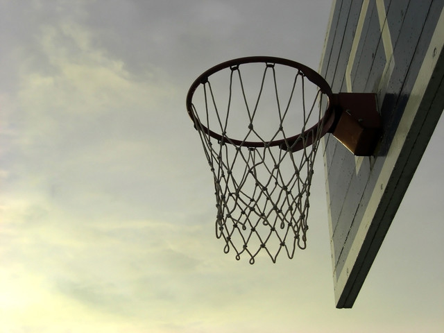 basketball-hoop-1416213-640x480.jpg