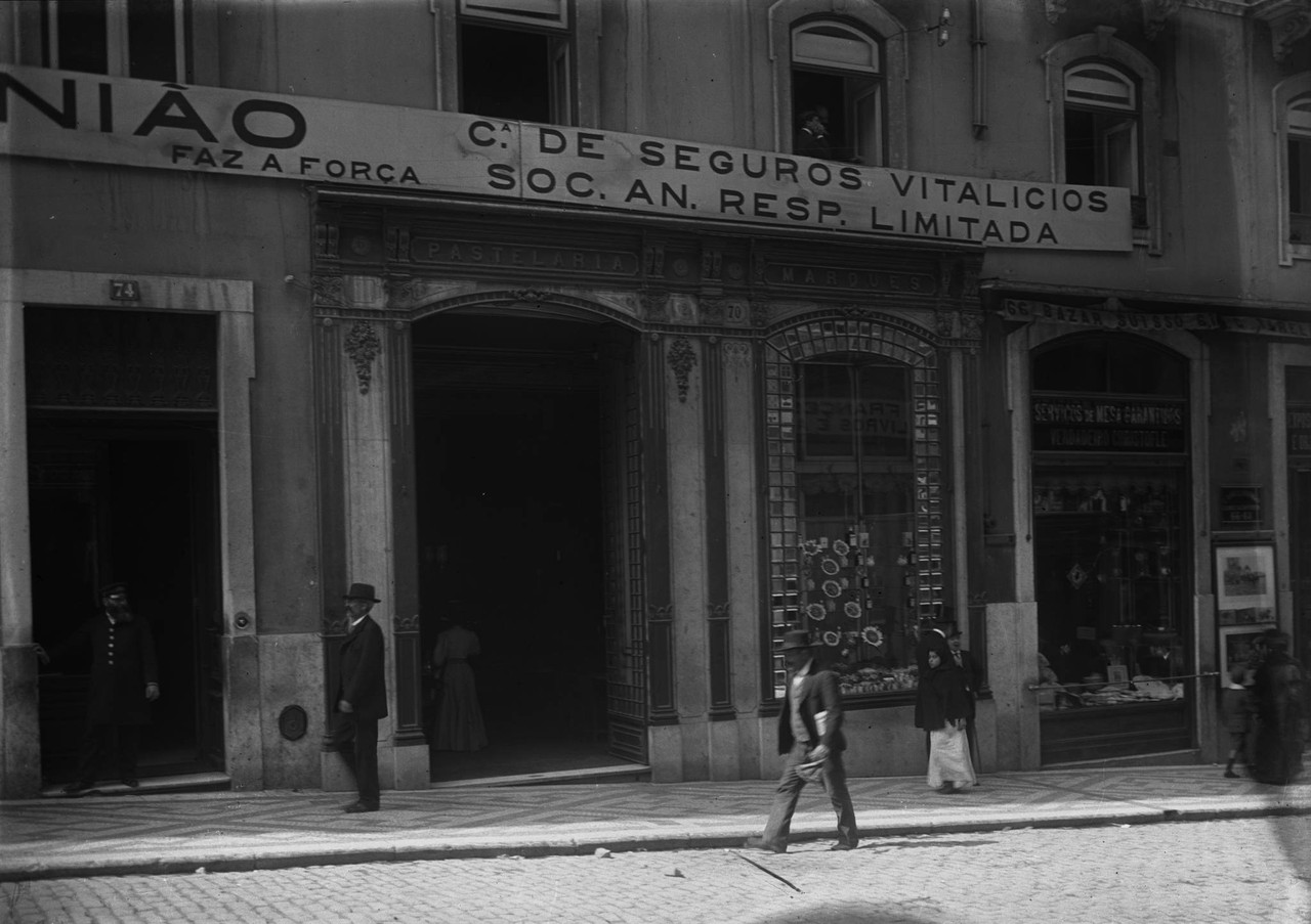 Pastelaria Marques, sd, foto de Joshua Benoliel.jp Pastelaria Marques, sd, foto de Joshua Benoliel.jp