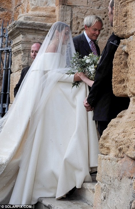 34B8E69F00000578-3614287-image-m-26_1464456267725. 34B8E69F00000578-3614287-image-m-26_1464456267725.