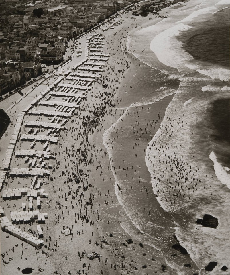 Enxame de Agosto, Nazaré (A. Pastor, 1954-57)