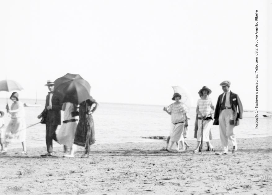 senhoras a passear em troia.JPG