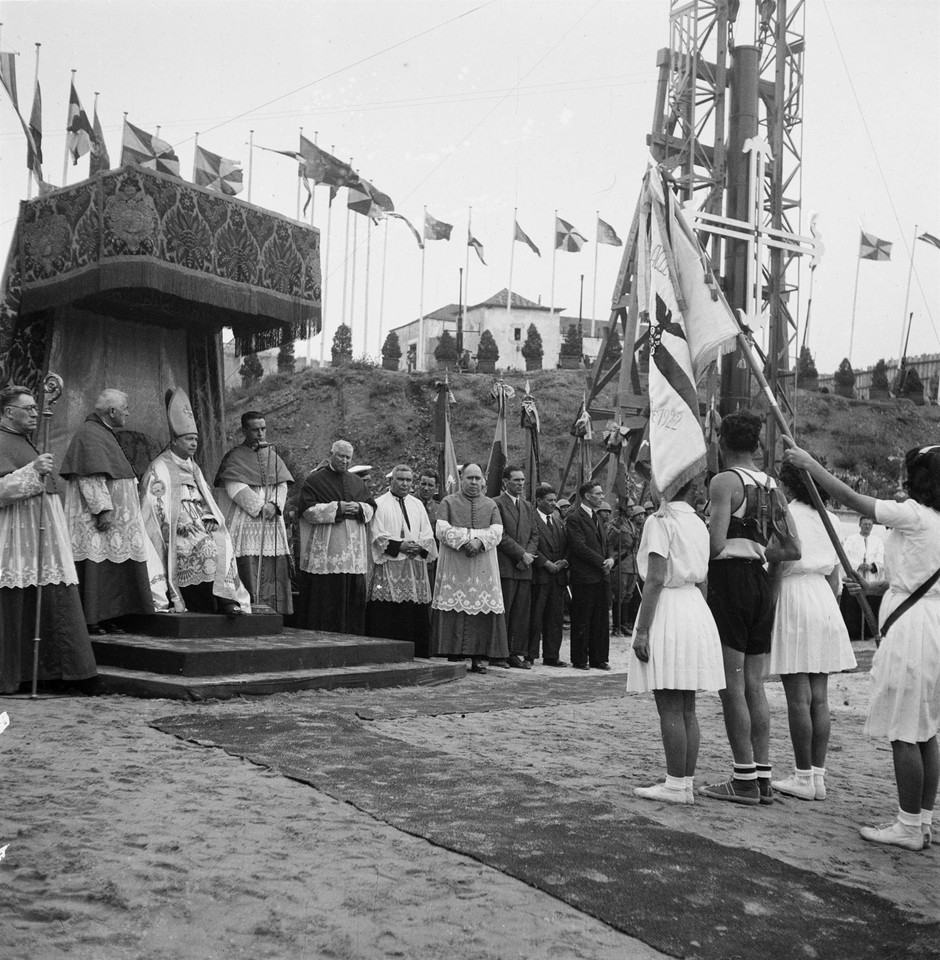 Lançamento e benção da primeira pedra para a co