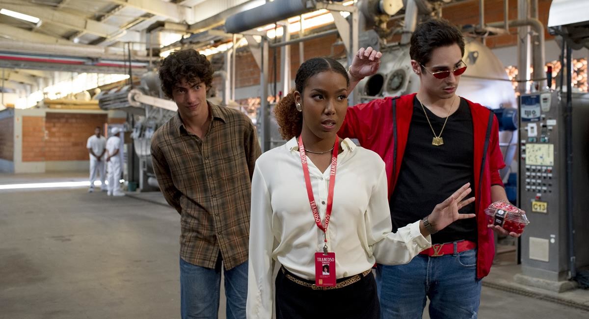 MV5BNGNmNjdjYWQtNzFjMS00ZjViLWI0ODgtOTNlZWI0MmMxYj