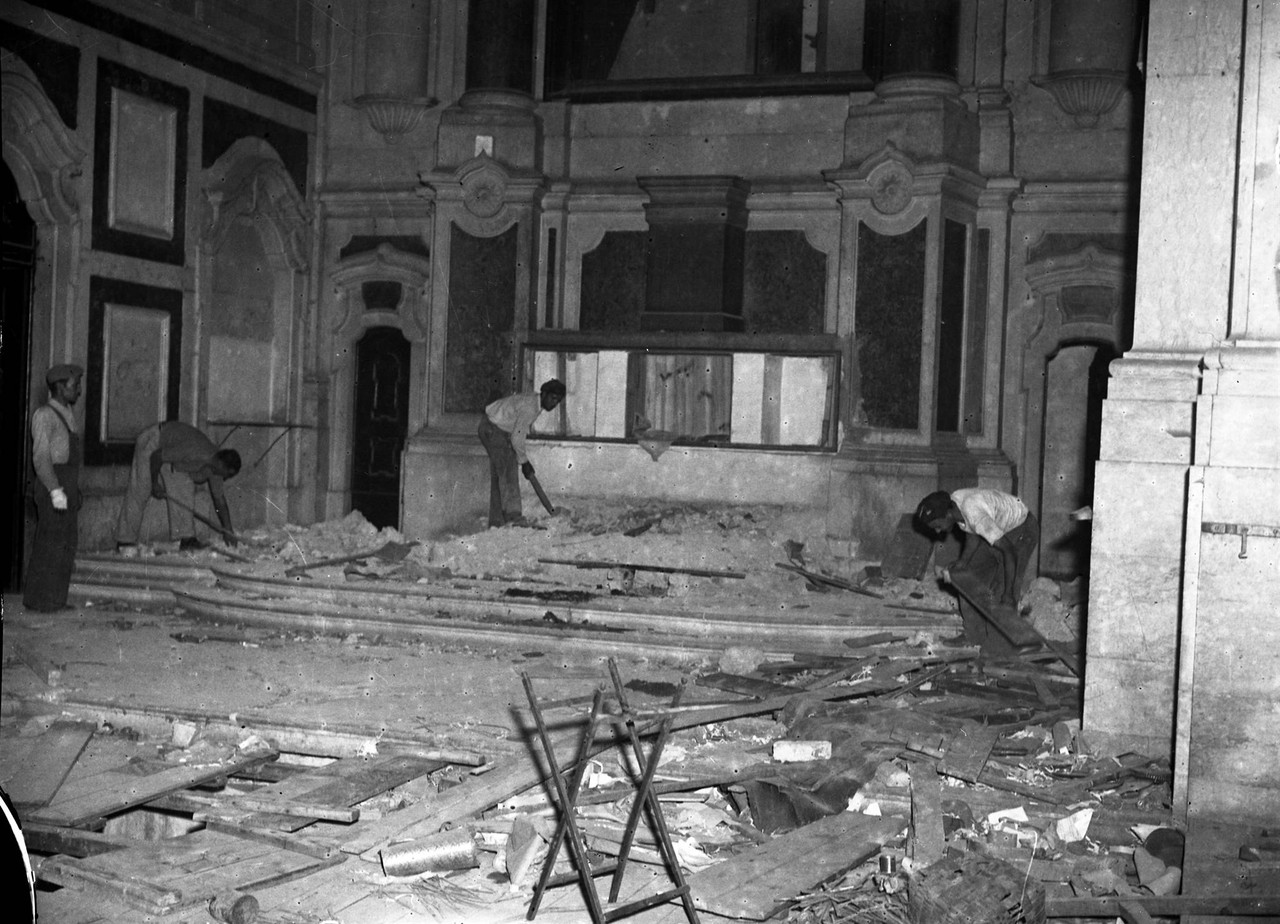 Demolição da igreja do Socorro, o interior da ca
