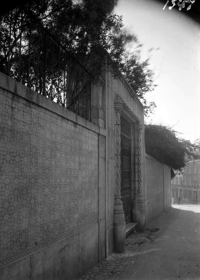 Palácio dos Marqueses de Vagos, portal manuelino.
