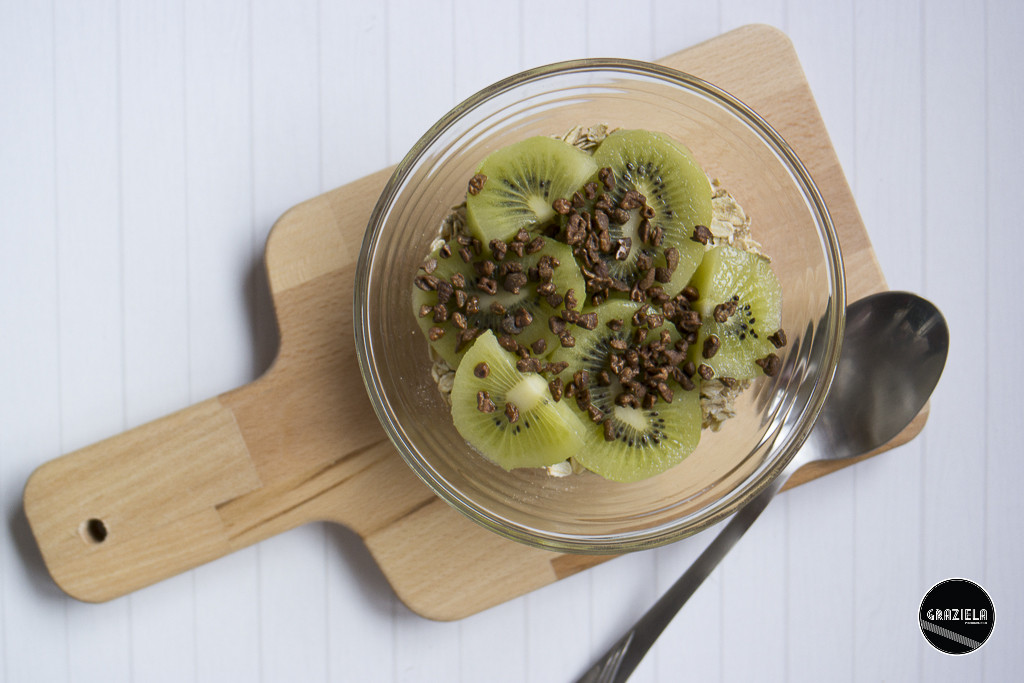 Aveia_Iogurte_Kiwi_Coco_Cacau_Pequeno_Almoco-2.jpg Aveia_Iogurte_Kiwi_Coco_Cacau_Pequeno_Almoco-2.jpg