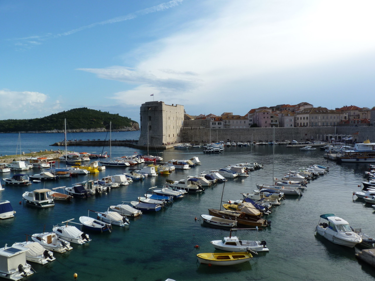 Dubrovnik - vista sobre a marina (2).JPG
