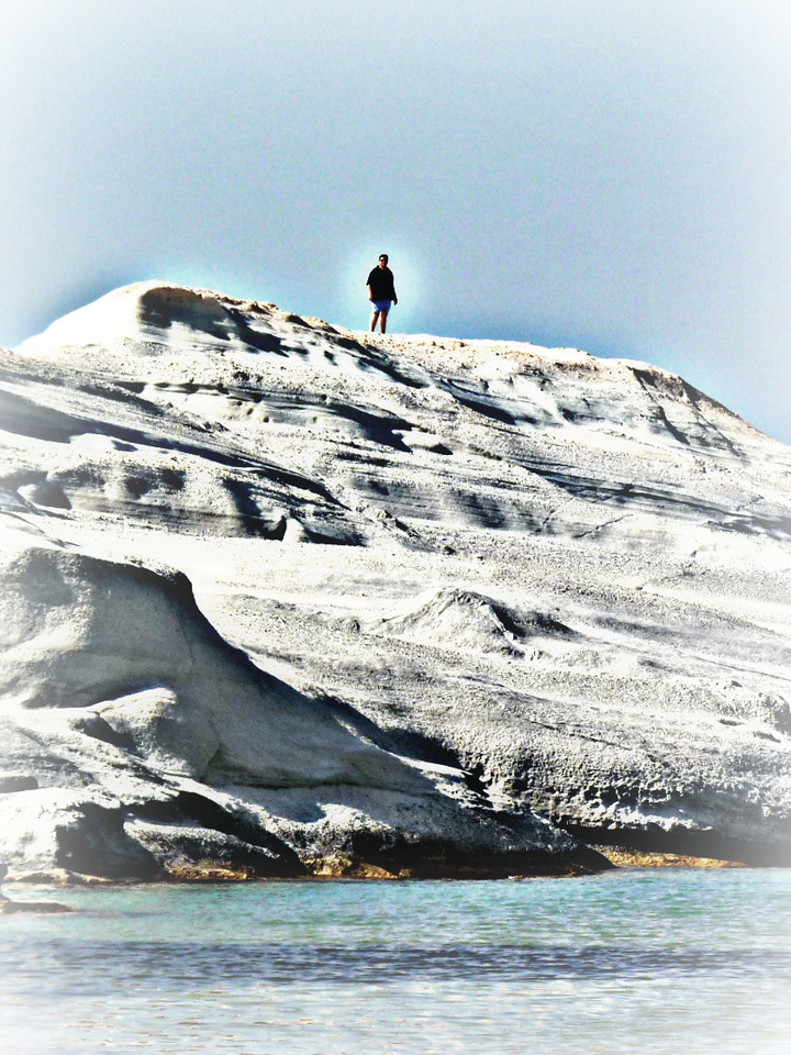 Milos-Sarakíniko (2933) cópia cort.jpg