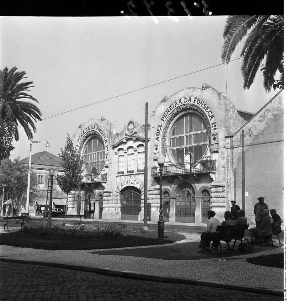 Abel Pereira da Fonseca, armazém de vinhos, 1966,