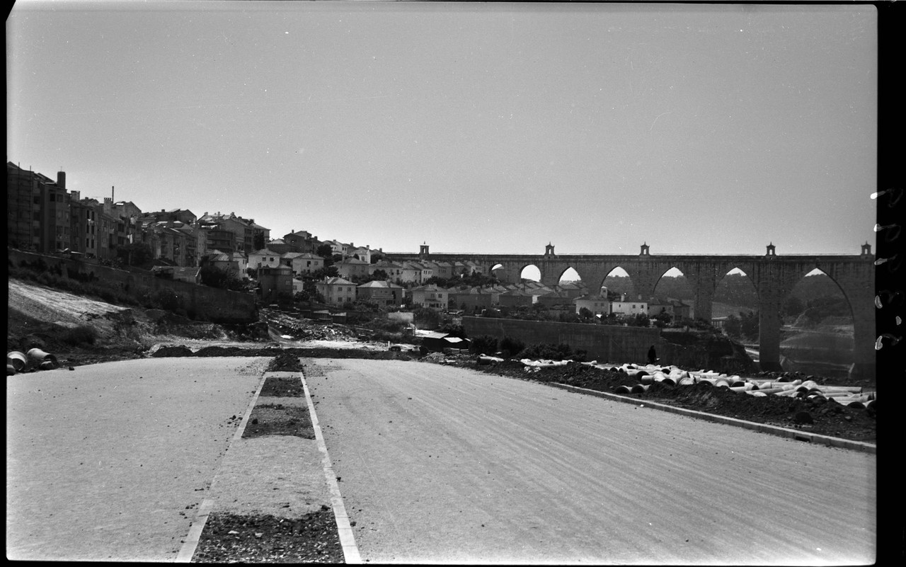 Avenida Calouste Gulbenkian em construção.jpg Avenida Calouste Gulbenkian em construção.jpg