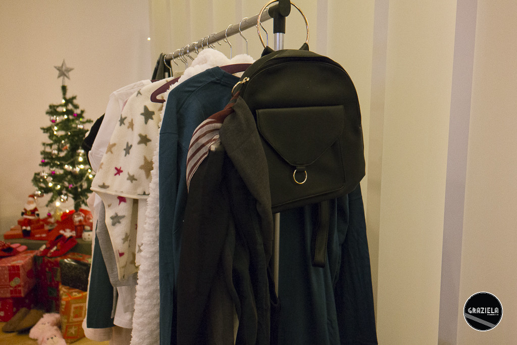 Avon-4950.jpg Avon-4950.jpg