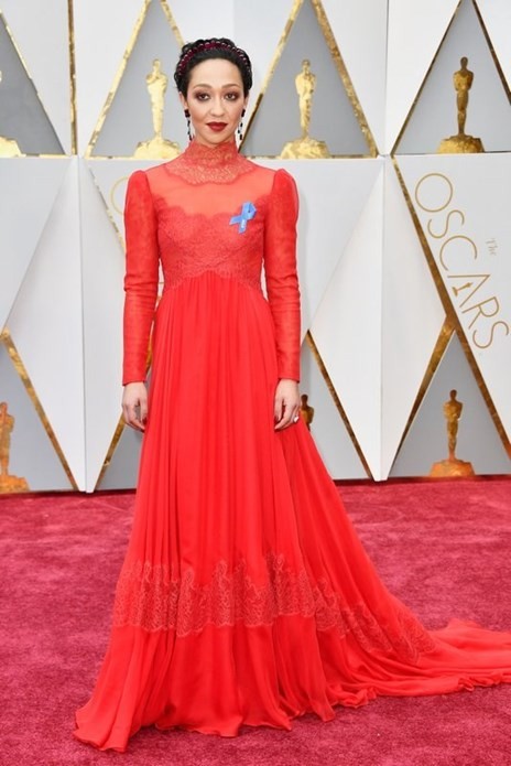 Ruth Negga em Valentino.jpg