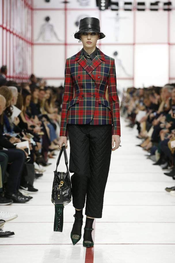 dior-autumn-winter2019-2020-key-looks-9.jpg