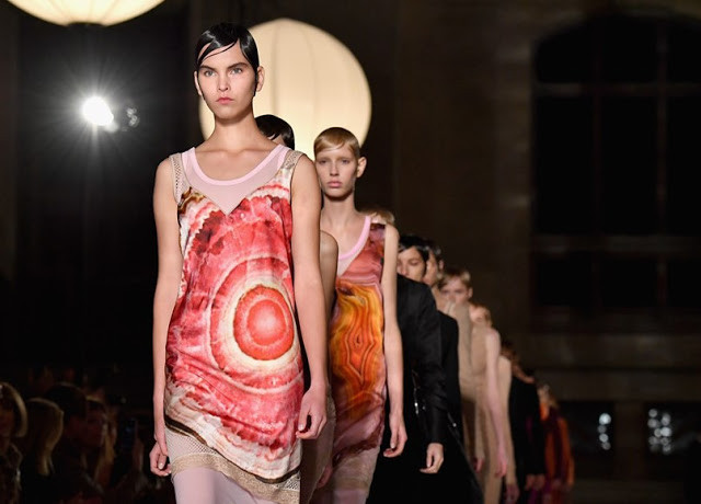 givenchy-desfile-primavera-verao-2017 (1).jpg
