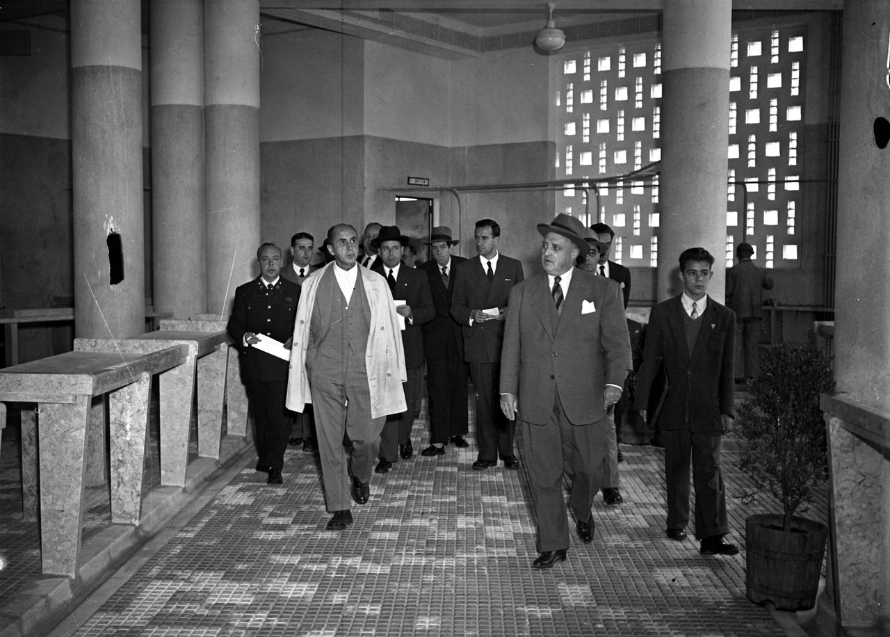 Visita da imprensa ao novo mercado do Chão do Lou