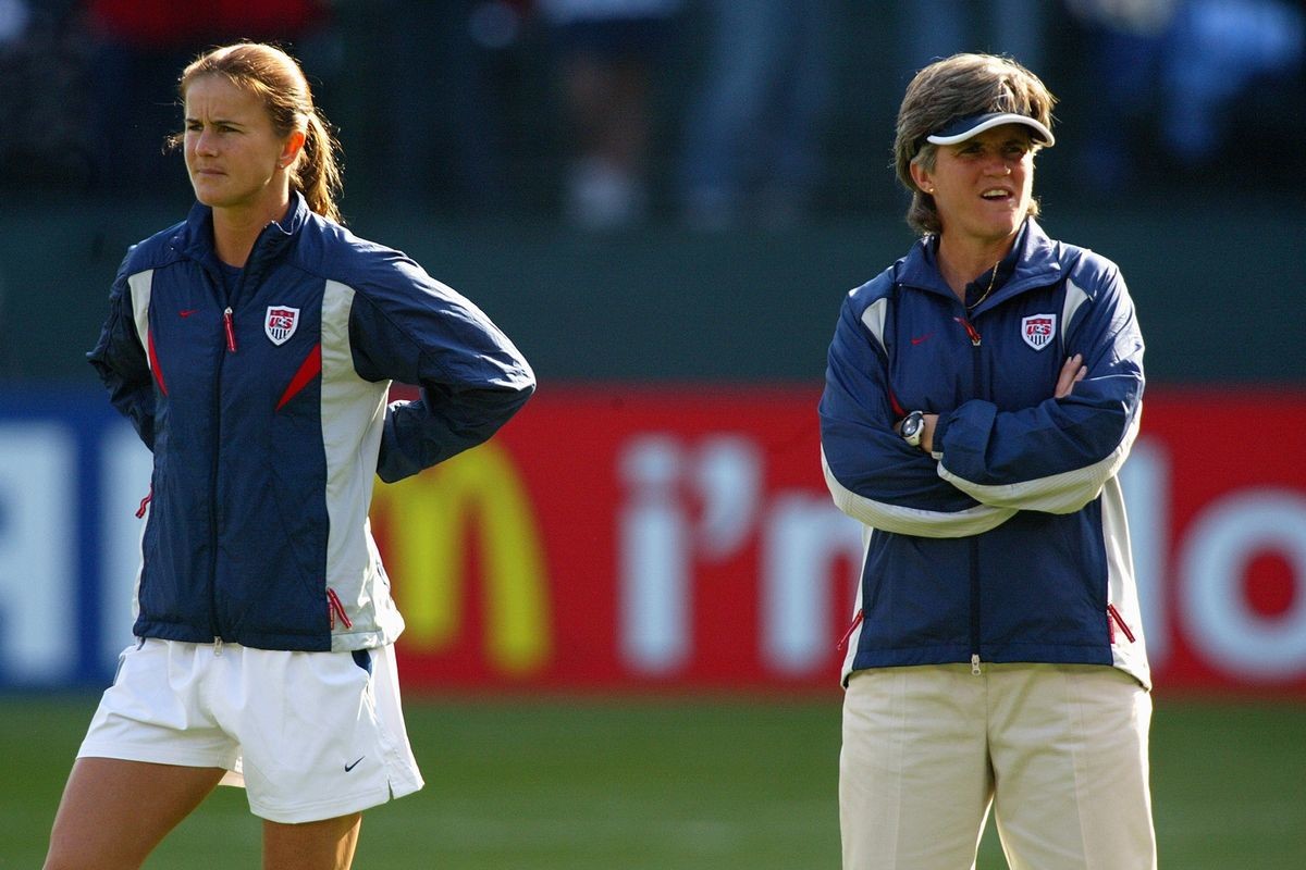 April Heinrichs como selecionadora April Heinrichs como selecionadora