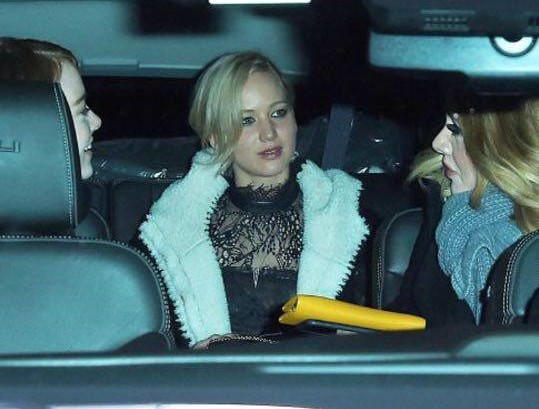 Jennifer Lawrence, Adele e Emma Stone.jpg