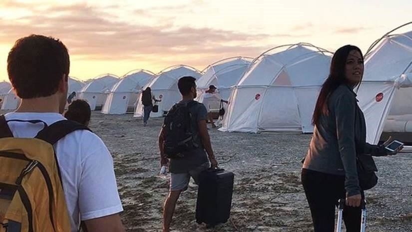 o-fyre-festival-virou-decepcao-1547815161410_v2_82
