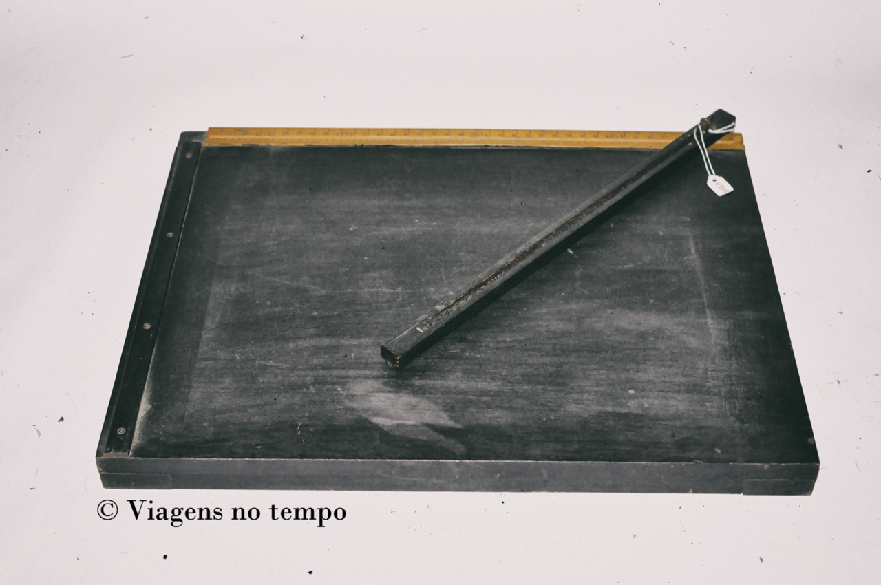 0371_DSC9385ab - Mesa de corte com régua 40 cms (