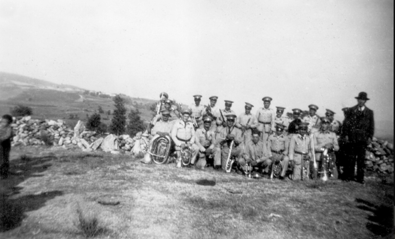 banda-1.JPG banda-1.JPG