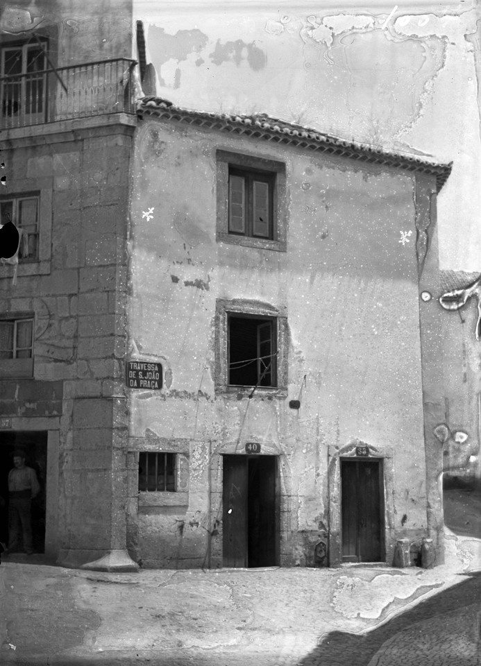 aTravessa de São João da Praça, foto de Machado aTravessa de São João da Praça, foto de Machado