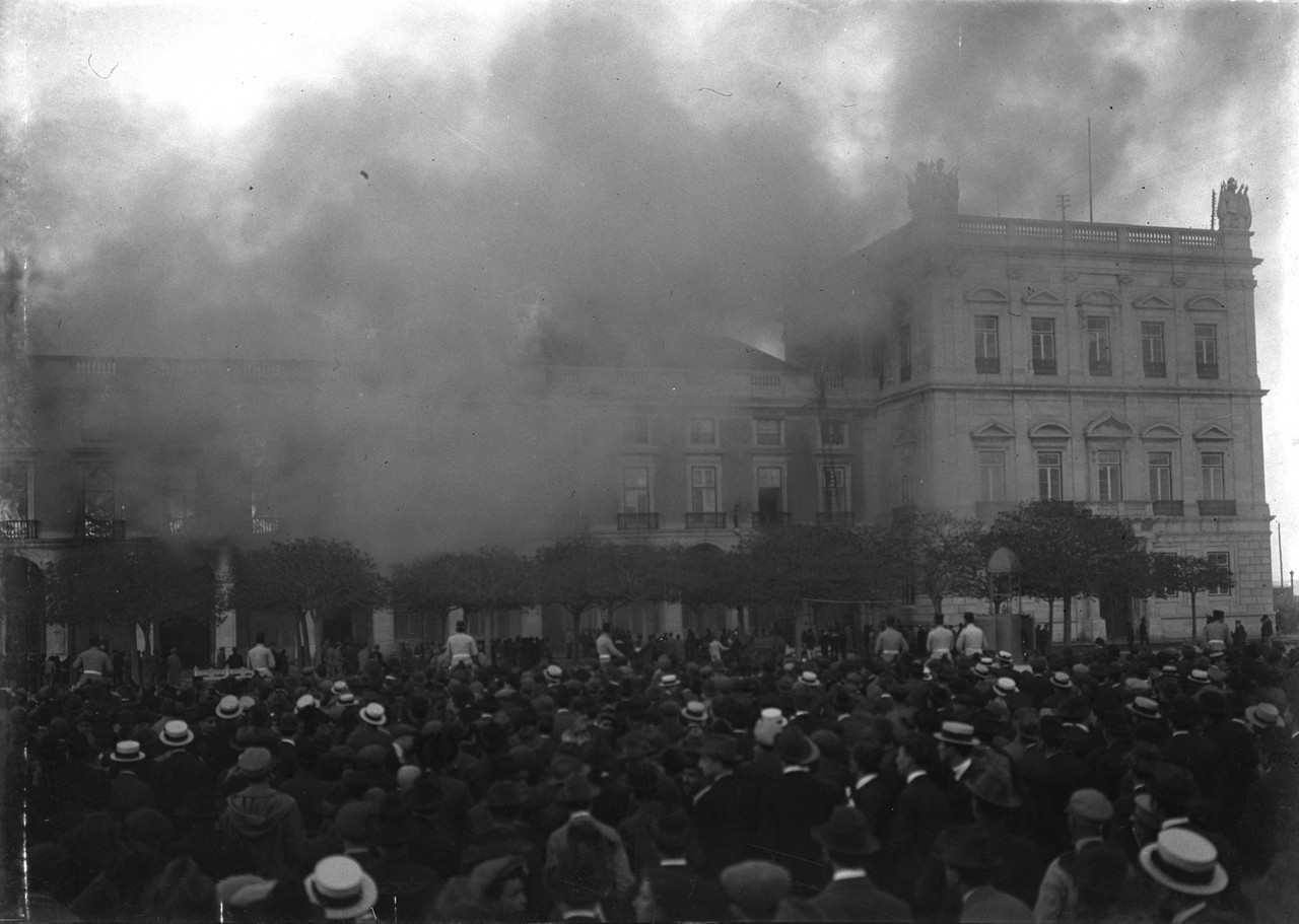 Incêndio na repartição das Encomendas Postais, Incêndio na repartição das Encomendas Postais,