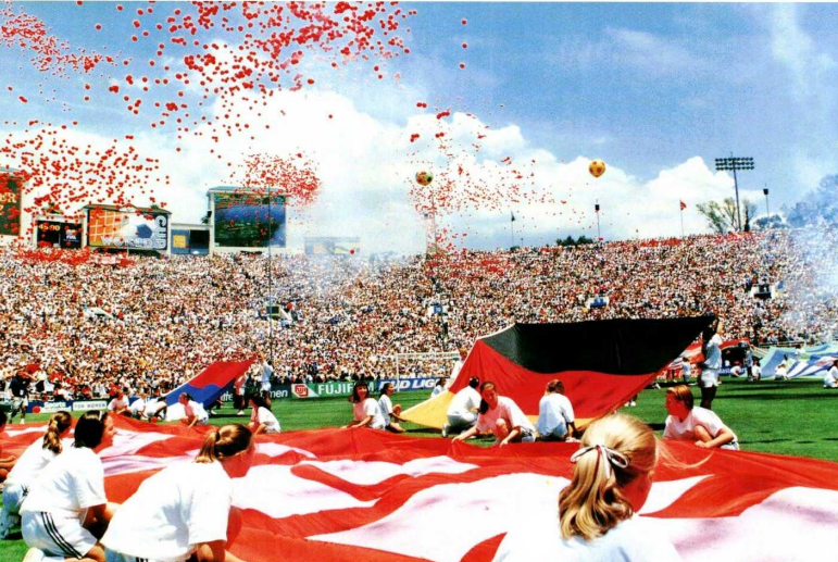 EUA-1999 foi um palco de festa EUA-1999 foi um palco de festa