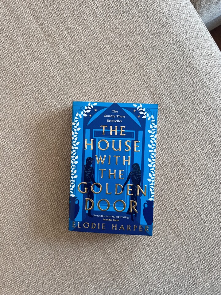 the-house-with-the-golden-door-elodie-harper.JPG