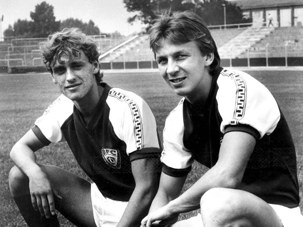 Andreas Thom com Thomas Doll no Dínamo Berlim Andreas Thom com Thomas Doll no Dínamo Berlim