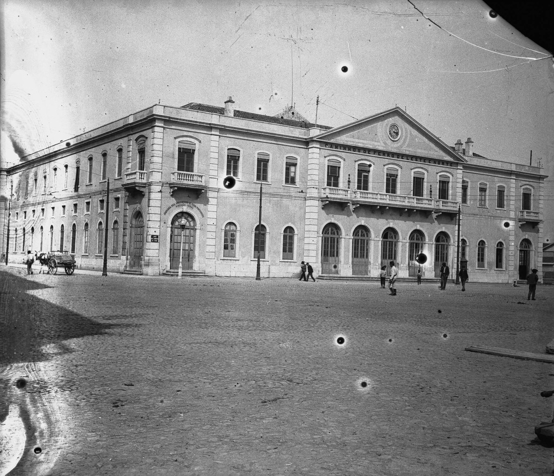 Estação de Santa Apolónia.jpg
