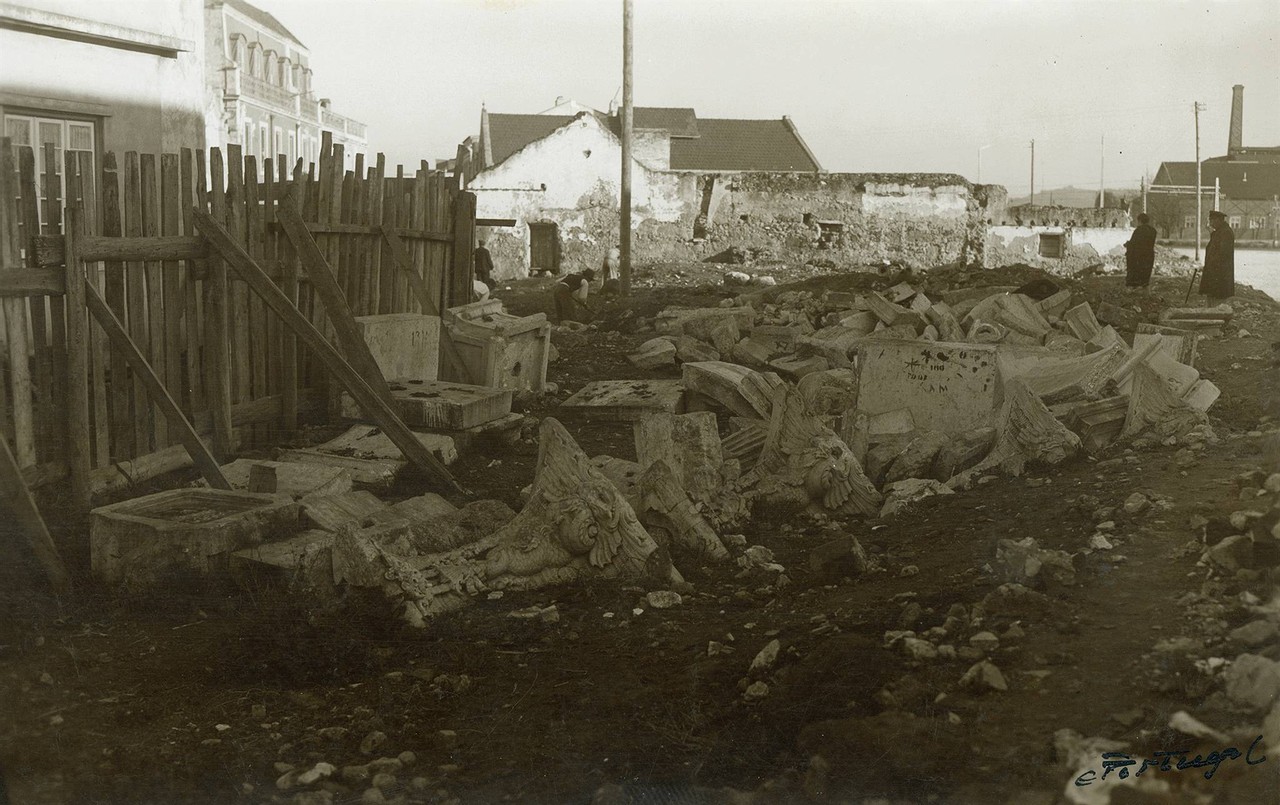 Pedras pertencentes ao Chafariz de Belém, 1945, f