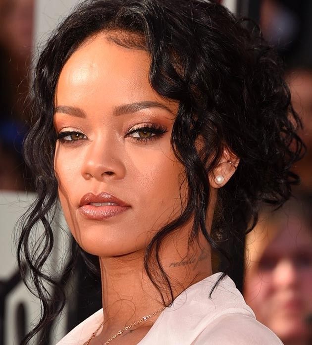 rhianna-brown-lips.jpg