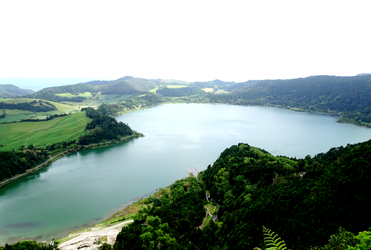 lagoa-furnas-mar-maio-açores.png