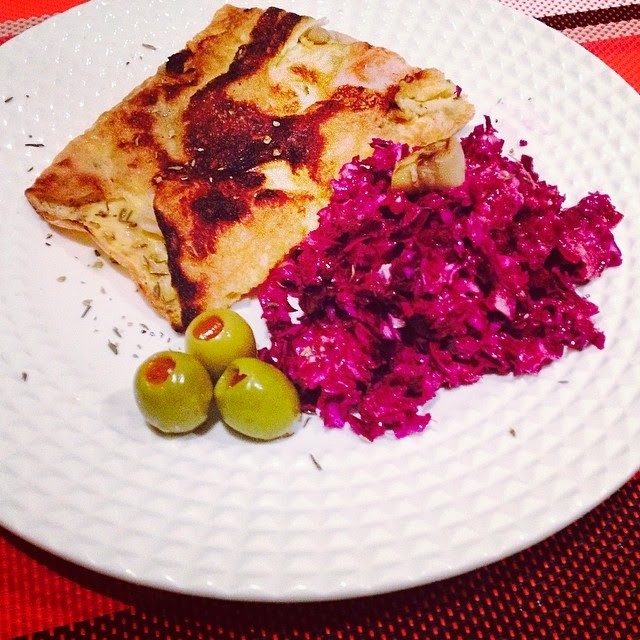 omolete de cogumelos + couve roxa picada.jpg