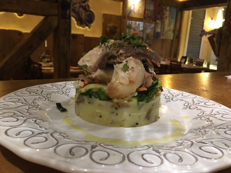 22154566_1722430768063849_4479693436190643040_n.jp