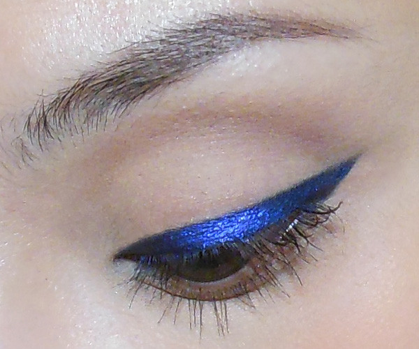 eyeliner azul eletrico como usar.jpg eyeliner azul eletrico como usar.jpg