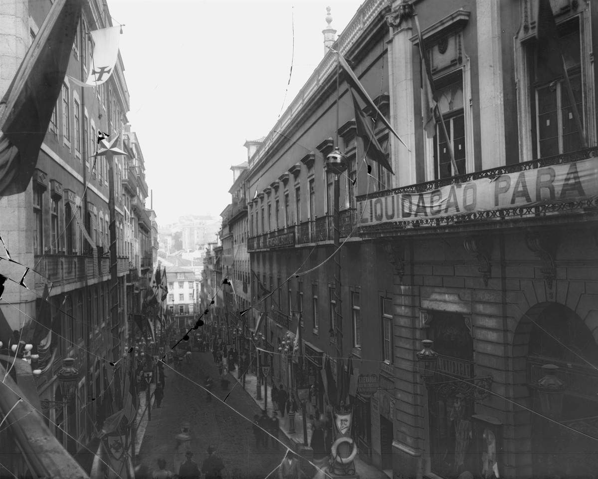 Rua do Carmo, por ocasião do cortejo, 1898, foto 