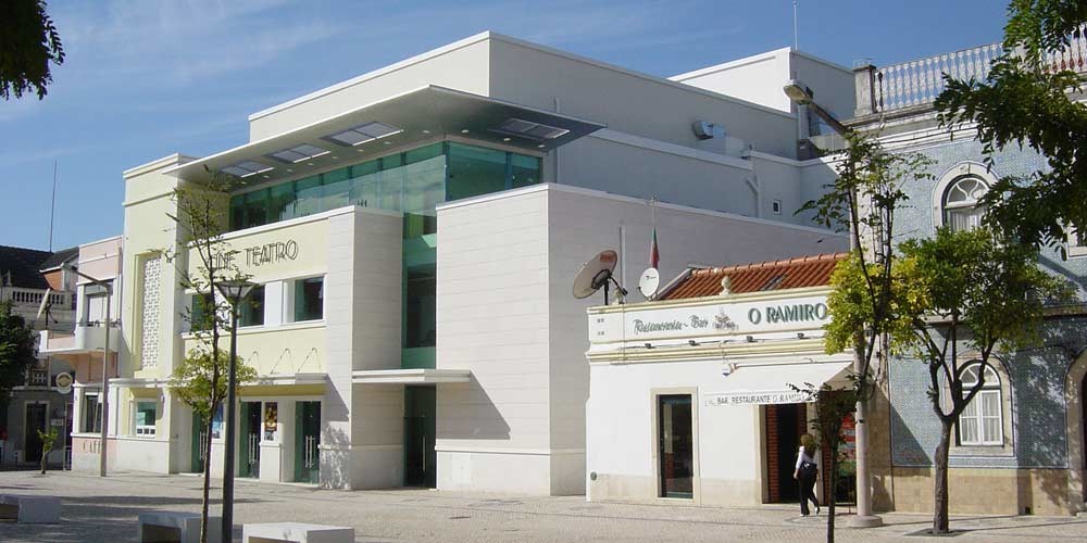 001_arquitectura_cine_teatro_almeirim.jpg