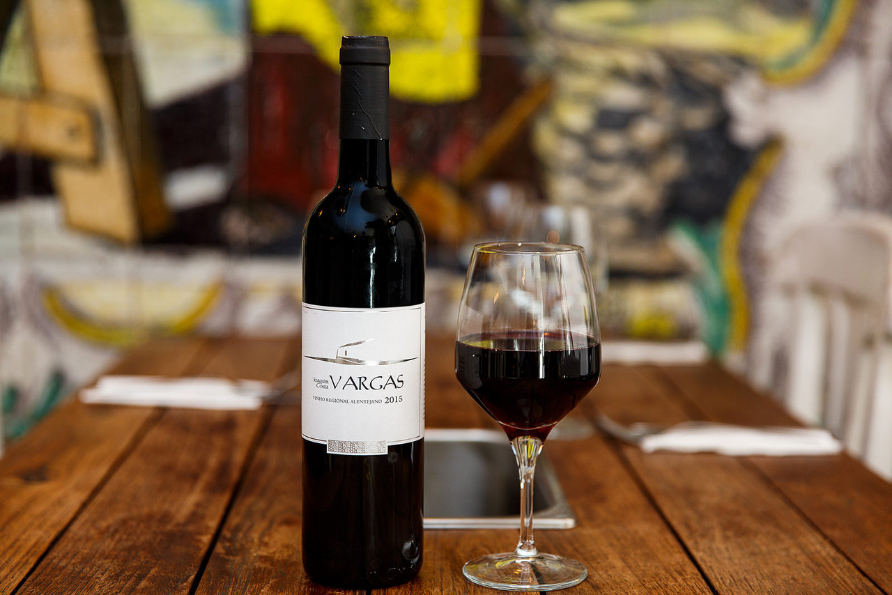 senhora_Lisboa_LLC_vinhos_petiscos_alentejo_d4_5D1 senhora_Lisboa_LLC_vinhos_petiscos_alentejo_d4_5D1