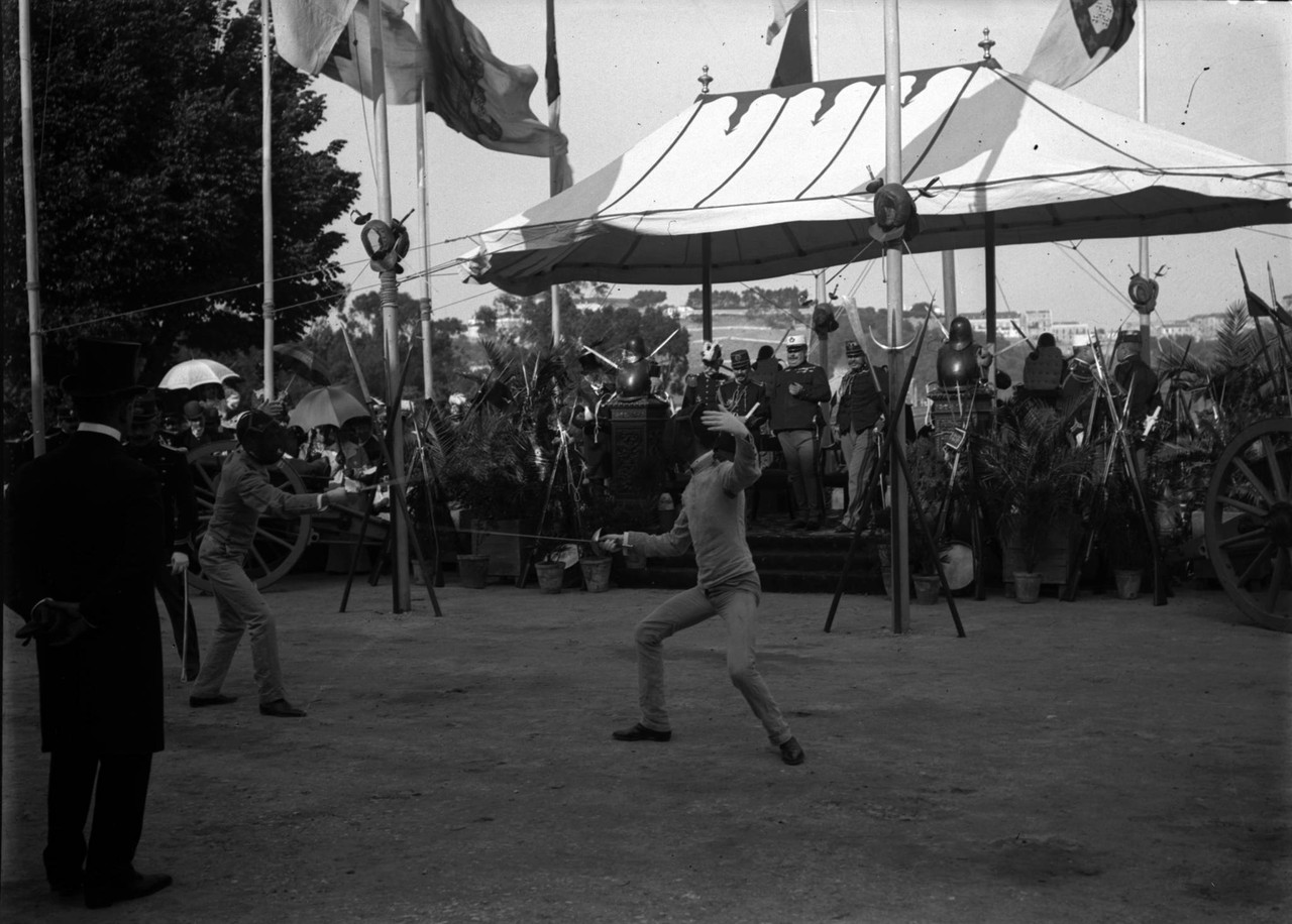 Rei Dom Carlos assistindo a exercícios de esgrima