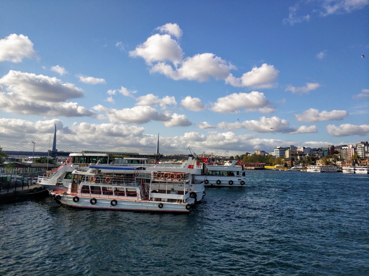 Barcos para Uskudar.jpg